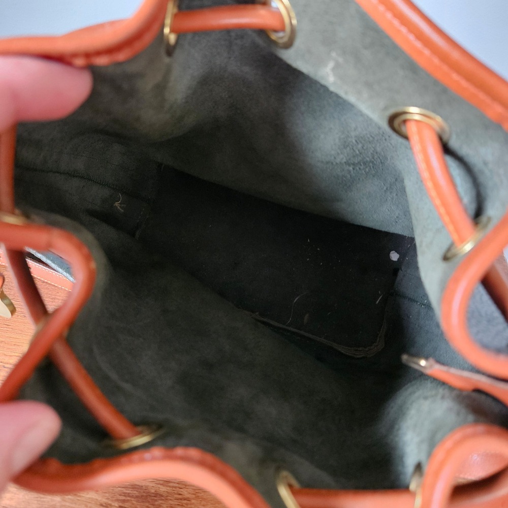Dooney & Bourke Vintage 90s All Weather Leather Bucket Bag Green Tan Drawstring - Picture 9 of 11